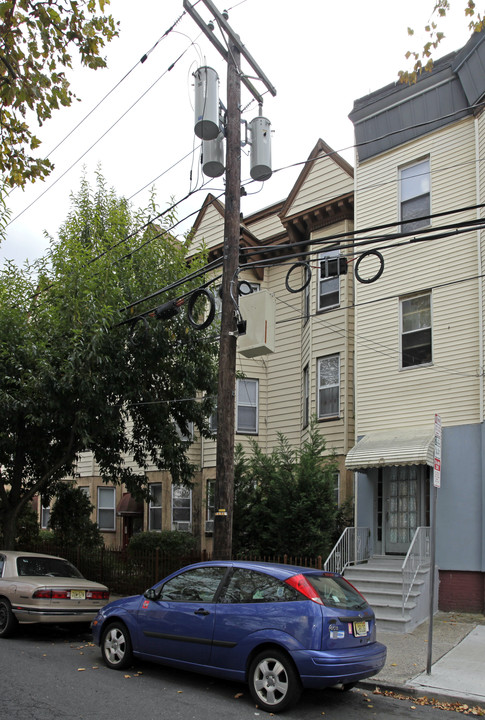 103 Magnolia Ave in Jersey City, NJ - Building Photo