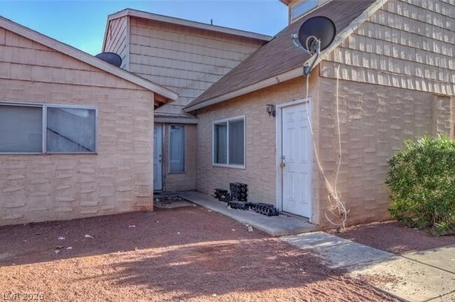 property at 5228 Garden Ln