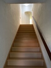 129 1/2 N Kenmore Ave, Unit 129 half in Los Angeles, CA - Foto de edificio - Building Photo