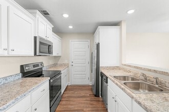 6019 Virginia Pine Ave in Statesboro, GA - Building Photo - Building Photo