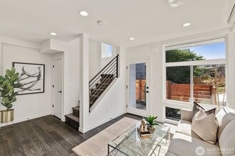 5518 11th Ave NW in Seattle, WA - Building Photo - Building Photo