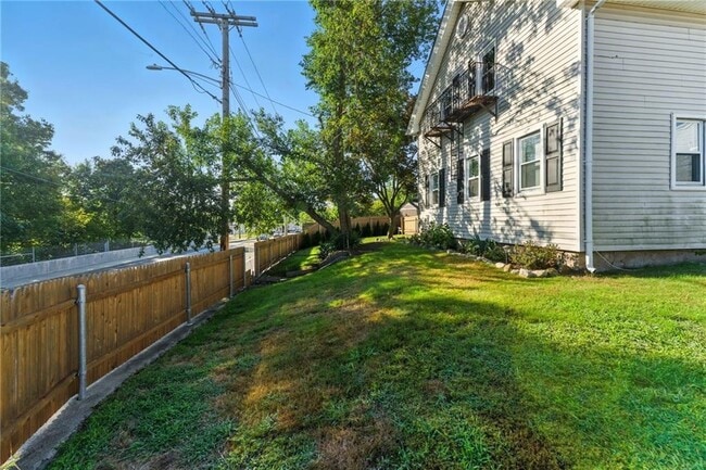 6 Roberts St in West Warwick, RI - Building Photo - Building Photo