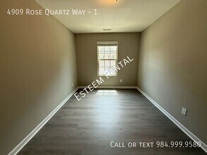 4909 Rose Quartz Way in Raleigh, NC - Building Photo - Building Photo