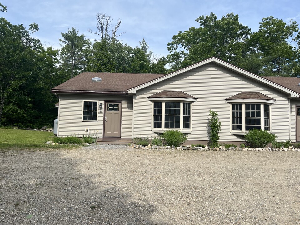 42 Destinee Ln, Unit Unit A in Naples, ME - Building Photo