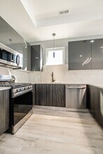 2712 W 24th Pl, Unit 2 in Chicago, IL - Foto de edificio - Building Photo
