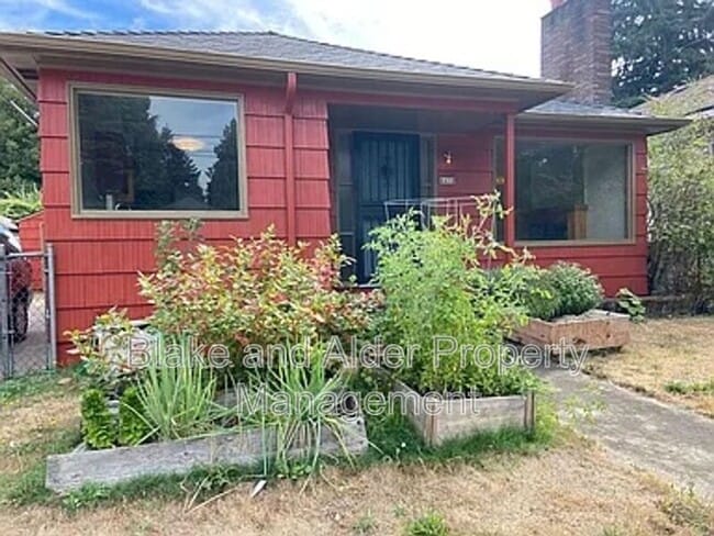 6410 NE 33rd Ave in Portland, OR - Building Photo - Building Photo