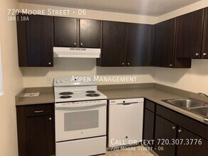 720 Moore St in Lakewood, CO - Building Photo - Building Photo