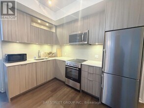 50 Forest Manor Rd in Toronto, ON - Building Photo - Building Photo