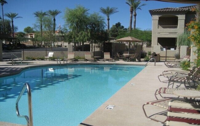 14815 N Fountain Hills Blvd, Unit 215 in Fountain Hills, AZ - Foto de edificio - Building Photo