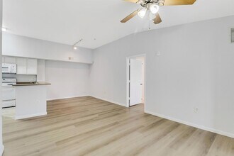 181 SW Palm Dr, Unit 304 in Port St. Lucie, FL - Building Photo - Building Photo