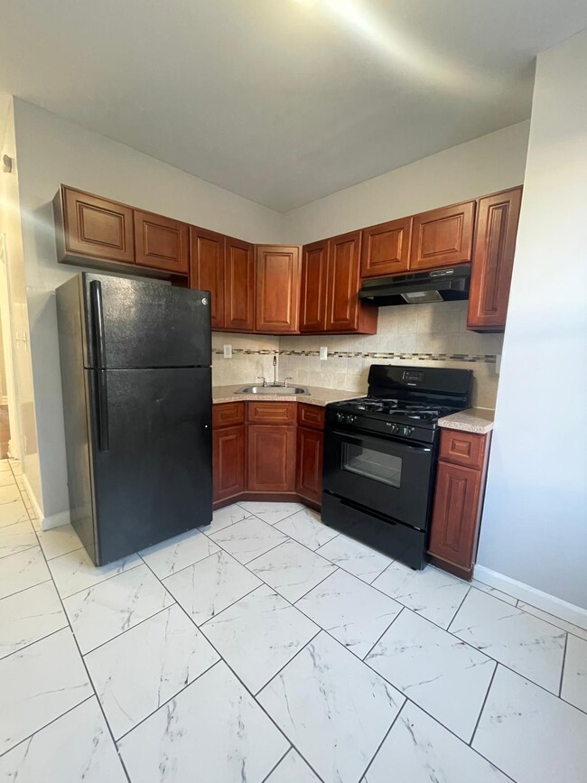 154 Terhune Ave, Unit 3