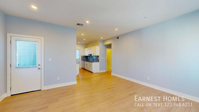 146 1/2 Rosemont Ave in Los Angeles, CA - Building Photo - Building Photo