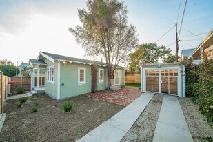 511 Micheltorena St in Los Angeles, CA - Building Photo