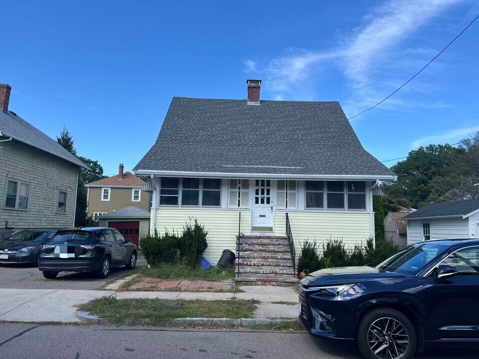204 Marlboro St in Quincy, MA - Building Photo