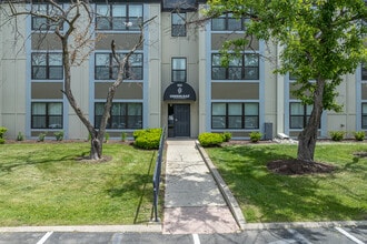Greenleaf in Bolingbrook, IL - Building Photo - Building Photo