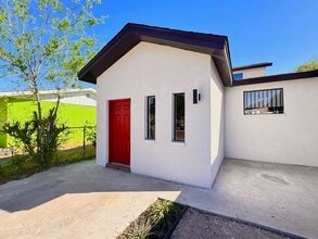 1515 Madison St in Laredo, TX - Building Photo - Building Photo