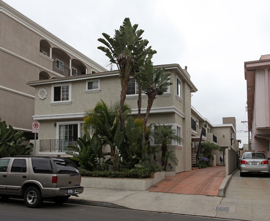 1752 Federal Ave in Los Angeles, CA - Building Photo