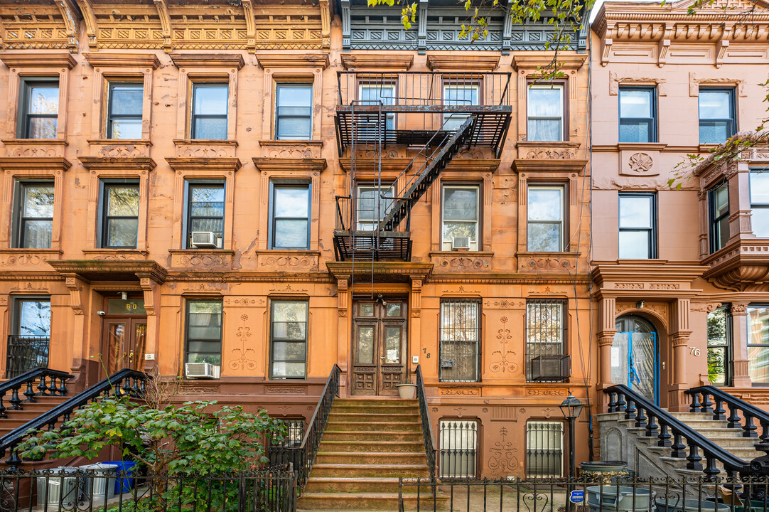 78 Mac Donough St in New York, NY - Foto de edificio