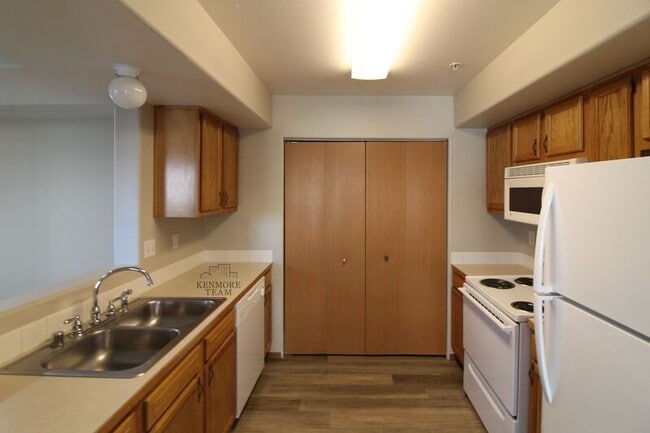 6405 Chapel Hill Blvd in Pasco, WA - Building Photo - Building Photo