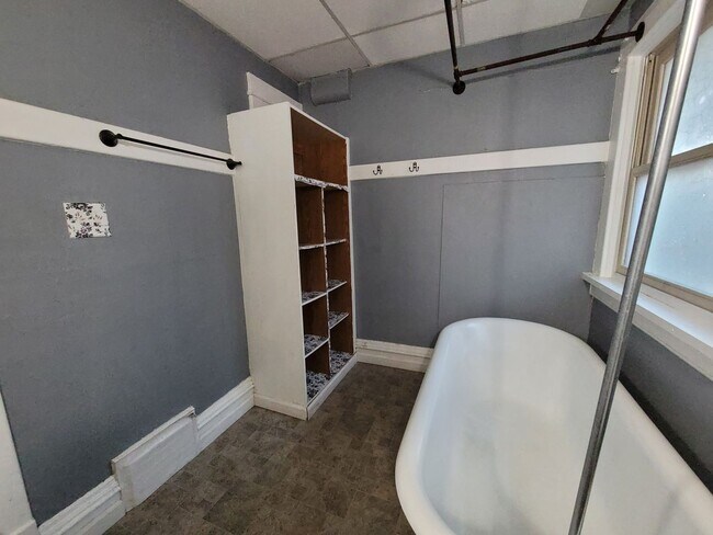 1560 4th Ave SE-Unit -2 in Cedar Rapids, IA - Building Photo - Building Photo