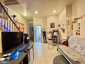 2037 N Carlisle St in Philadelphia, PA - Building Photo - Building Photo