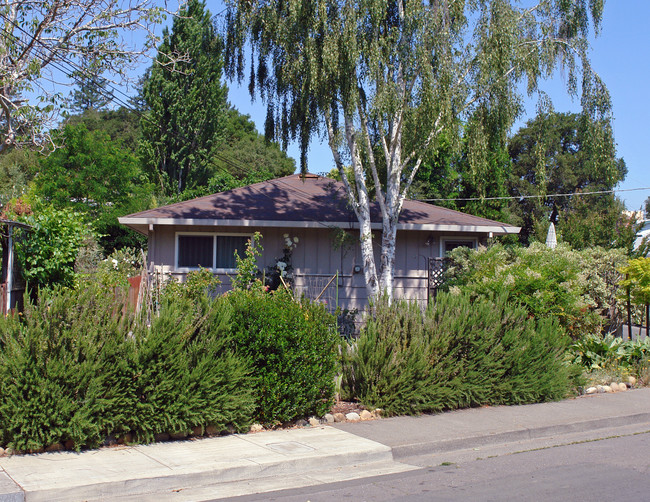 190-A B Jewell Ave in Sebastopol, CA - Building Photo - Building Photo