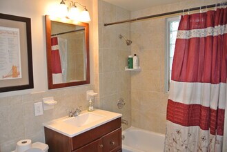 3545 Edwards Rd, Unit #2 in Cincinnati, OH - Foto de edificio - Building Photo