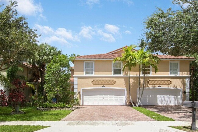 9205 Villa Palma Ln