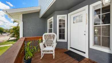 6132 Lakefront Dr in Ft. Myers, FL - Building Photo - Building Photo