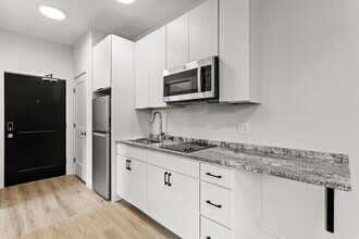 69 Elm St in Biddeford, ME - Building Photo - Building Photo