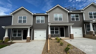 42 Cain Hollow Way in Asheville, NC - Building Photo - Building Photo