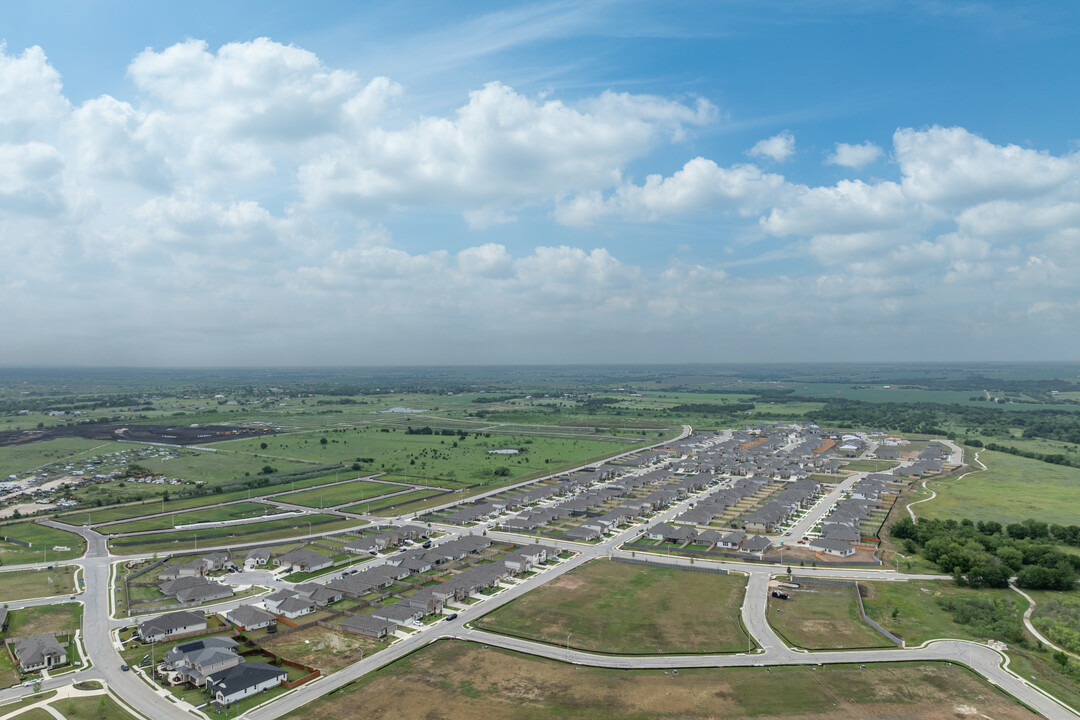 Carillon in Manor, TX - Building Photo