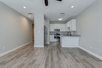 1512 Avenue W in Lubbock, TX - Building Photo - Building Photo
