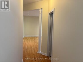 12 Haviland Cir in Brampton, ON - Building Photo - Building Photo