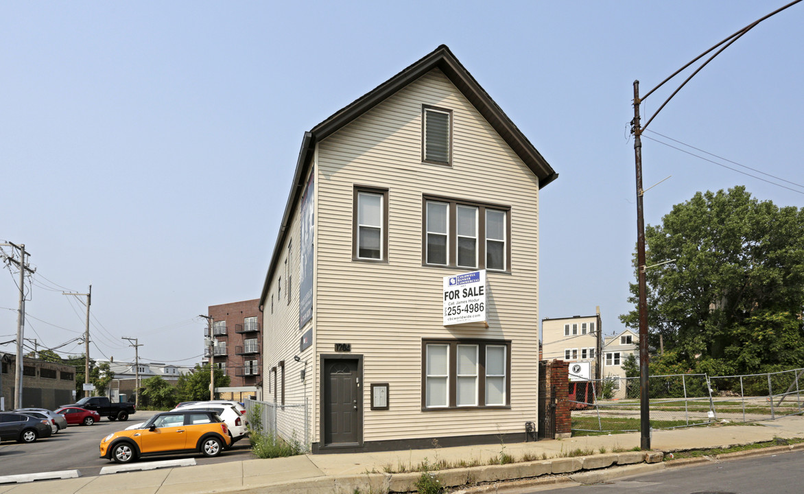 1704 W Fullerton Ave in Chicago, IL - Building Photo