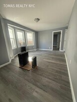 76 Bruce Ave in Yonkers, NY - Building Photo