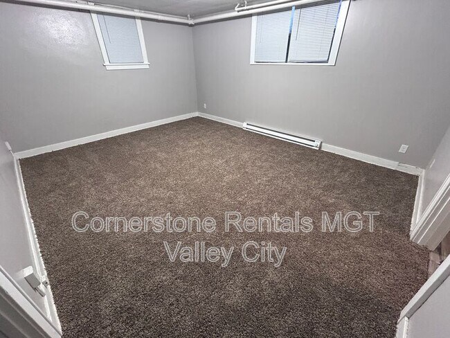 property at 208 5th Ave SW