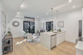 3921 W St NW in Washington, DC - Foto de edificio - Building Photo