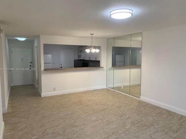 4045 NW 16th St in Lauderhill, FL - Building Photo - Building Photo