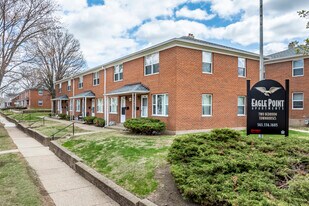 Eagle Point Townhomes in Dubuque, IA - Building Photo