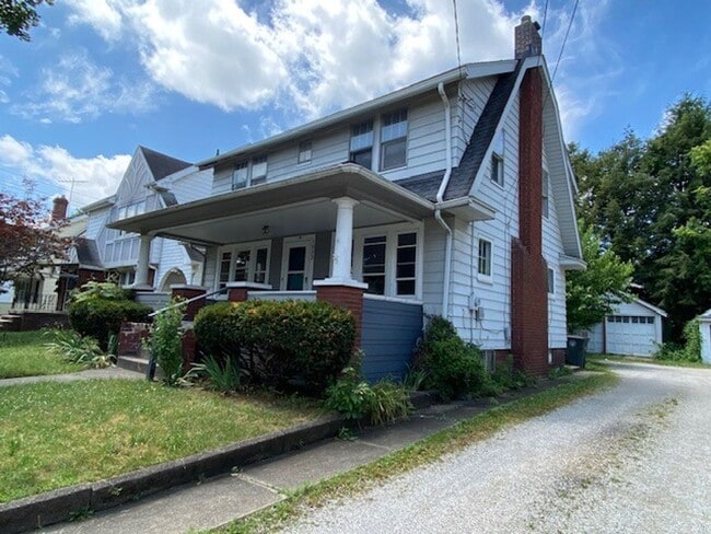 1032 Berwin St in Akron, OH - Building Photo - Building Photo