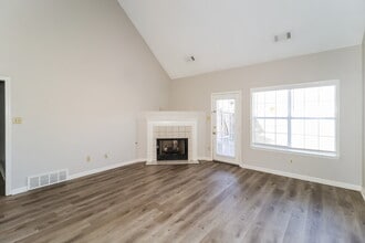 8692 Overcup Oaks Dr in Memphis, TN - Building Photo - Building Photo