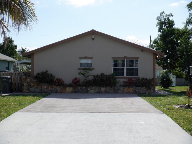 1204 Sunset Rd in West Palm Beach, FL - Building Photo - Building Photo