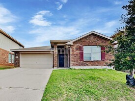 8065 Plateau Dr in Fort Worth, TX - Building Photo