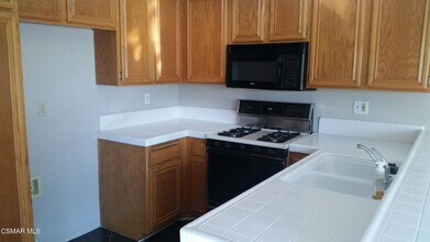 6012 Paseo Encantada in Camarillo, CA - Building Photo - Building Photo