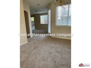 4020 W Fig Tree Ln in Fresno, CA - Building Photo - Building Photo