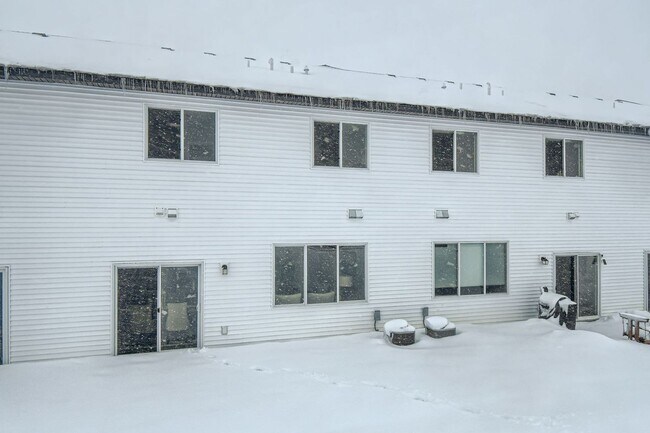 2100 Cleveland Ln S in Cambridge, MN - Building Photo - Building Photo