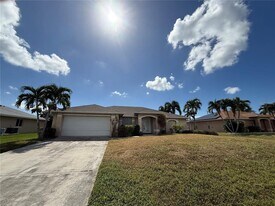 2018 SW 30th St in Cape Coral, FL - Building Photo