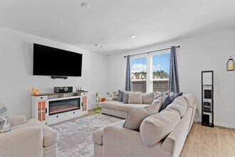 19326 Sandy Woods Dr in Tomball, TX - Building Photo - Building Photo