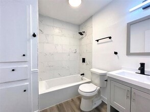 2306 Barton Village Cir in Austin, TX - Building Photo - Building Photo